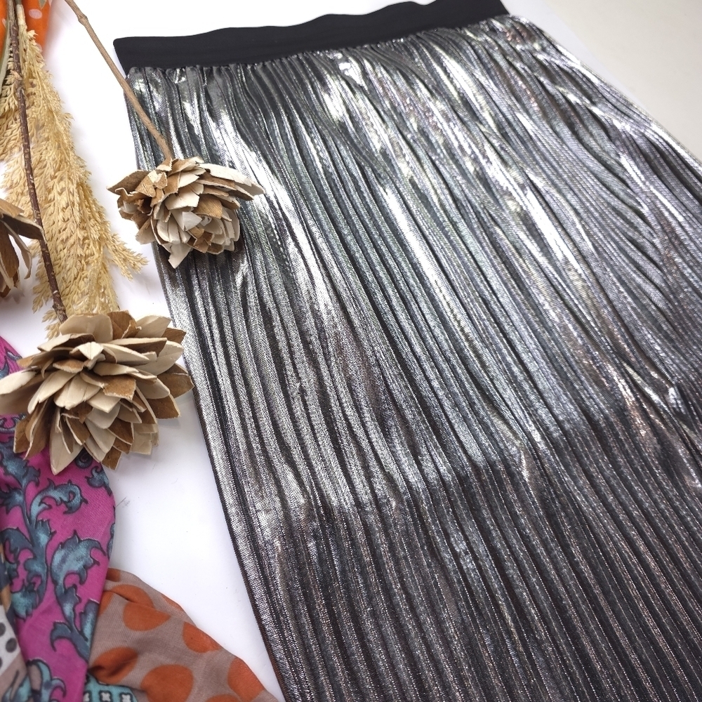 Promesa Metallic Silver Pleated Skirt sz M - Picture 8 of 8